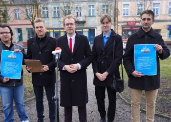 Młodzi o radzie miasta: Miejsce poklepywania się po plecach, picia herbaty i jedzenia paluszków