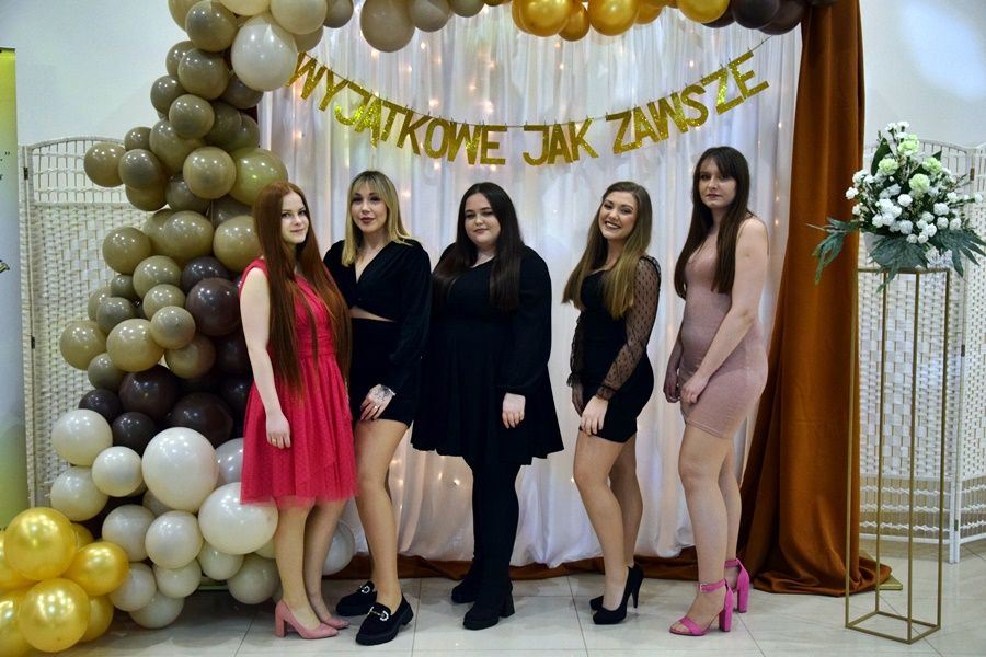 Dzień kobiet w Kornatach. Bawili się i pomagali