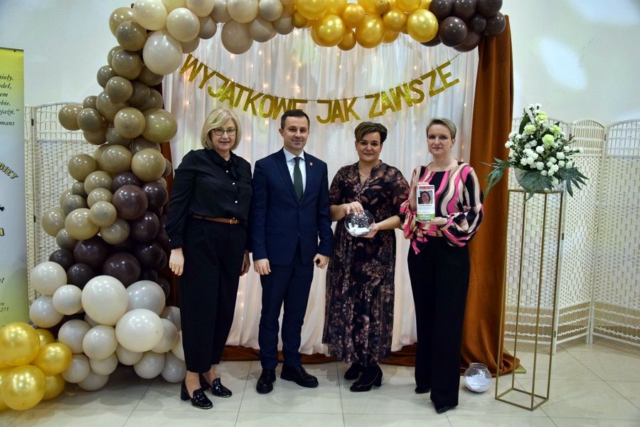 Dzień kobiet w Kornatach. Bawili się i pomagali