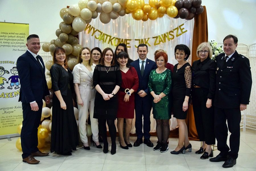 Dzień kobiet w Kornatach. Bawili się i pomagali