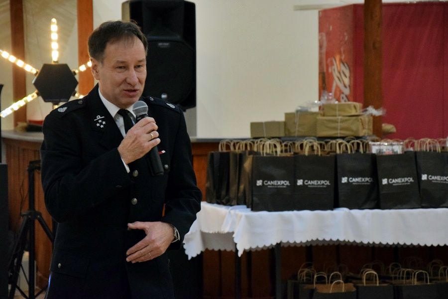 Dzień kobiet w Kornatach. Bawili się i pomagali