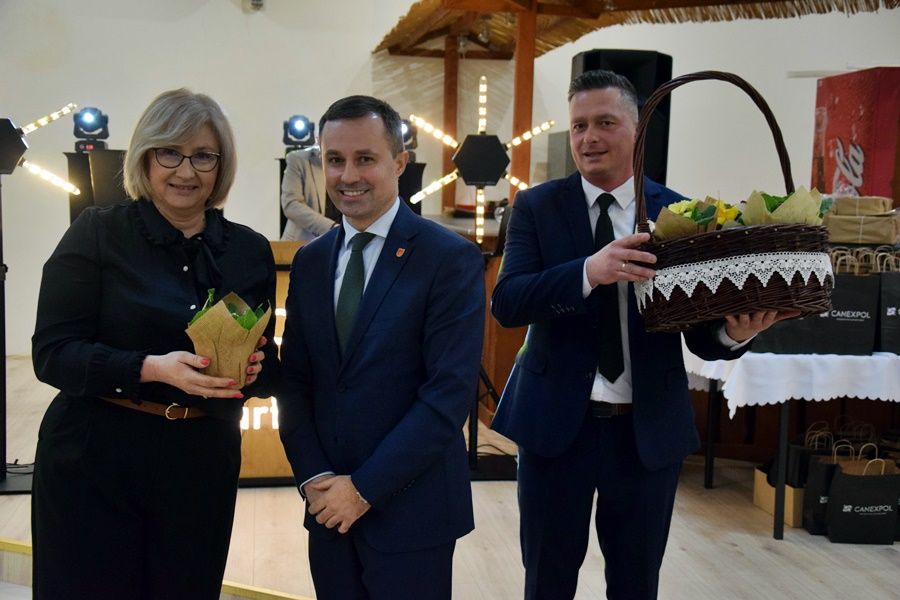 Dzień kobiet w Kornatach. Bawili się i pomagali