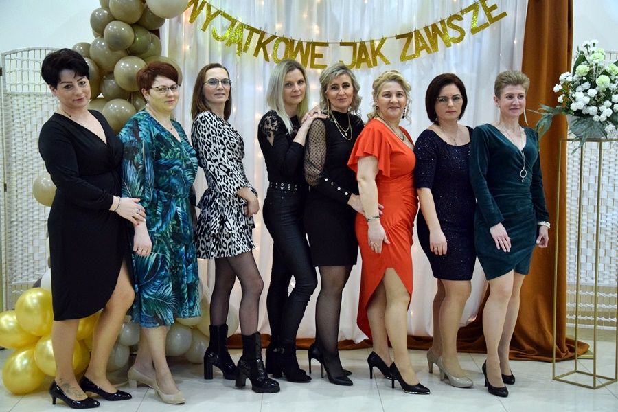 Dzień kobiet w Kornatach. Bawili się i pomagali