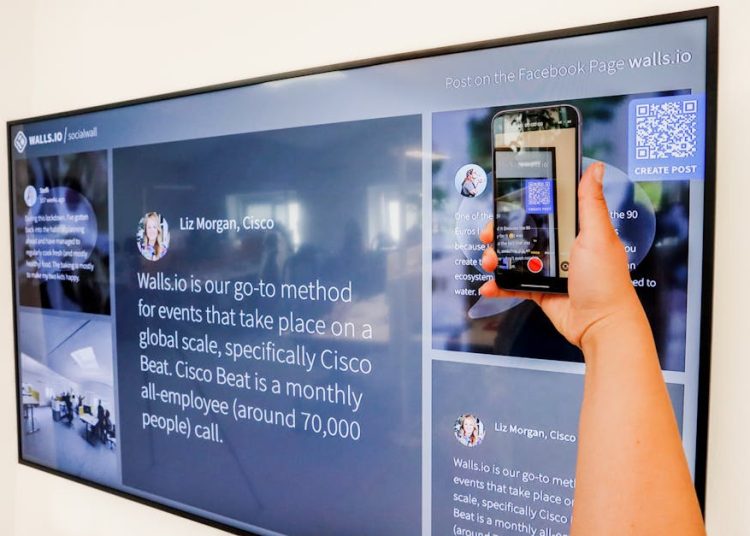 Jak podłączyć smartfona do telewizora?