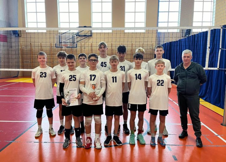 Rejonowe srebro trójki