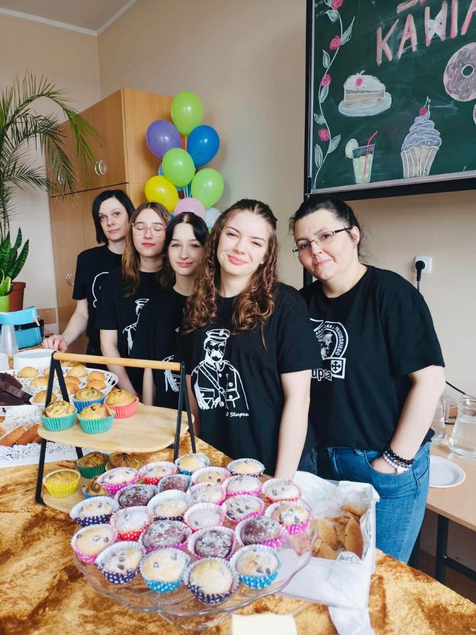 Szkoły gościły ósmoklasistów. W Ekonomiku policjanci, w Liceum żołnierze