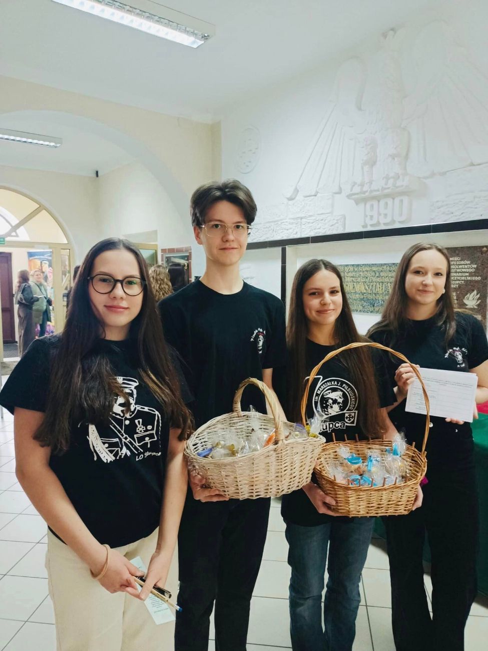 Szkoły gościły ósmoklasistów. W Ekonomiku policjanci, w Liceum żołnierze