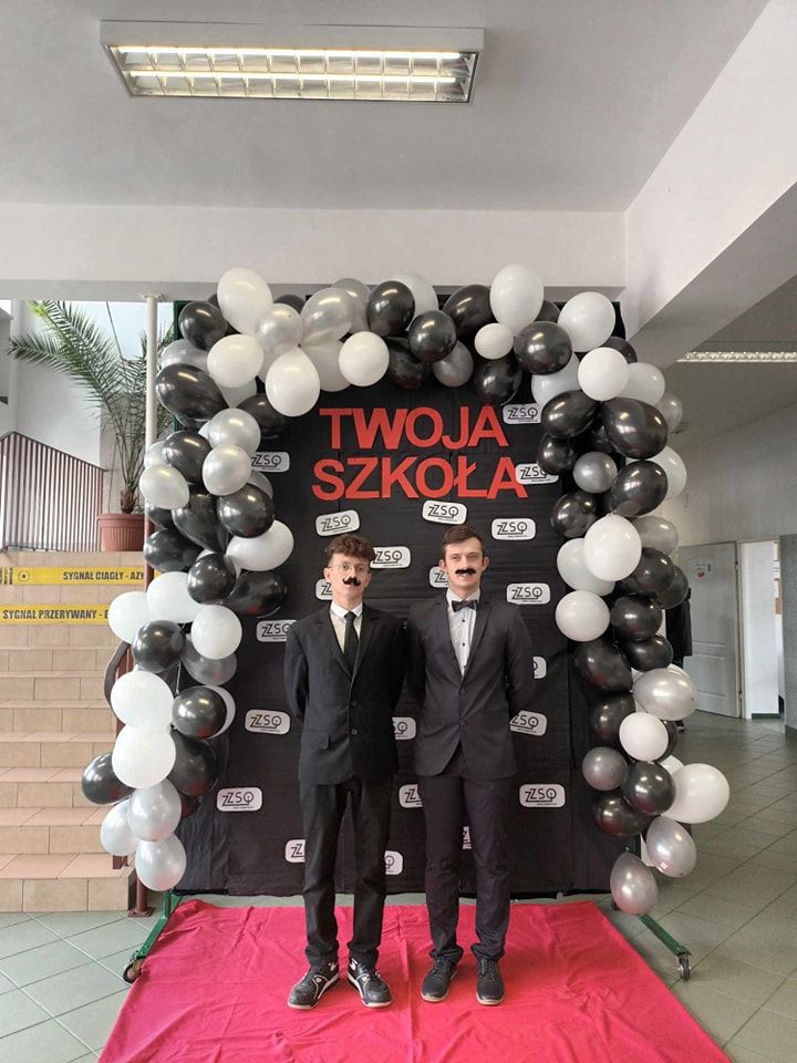 Szkoły gościły ósmoklasistów. W Ekonomiku policjanci, w Liceum żołnierze