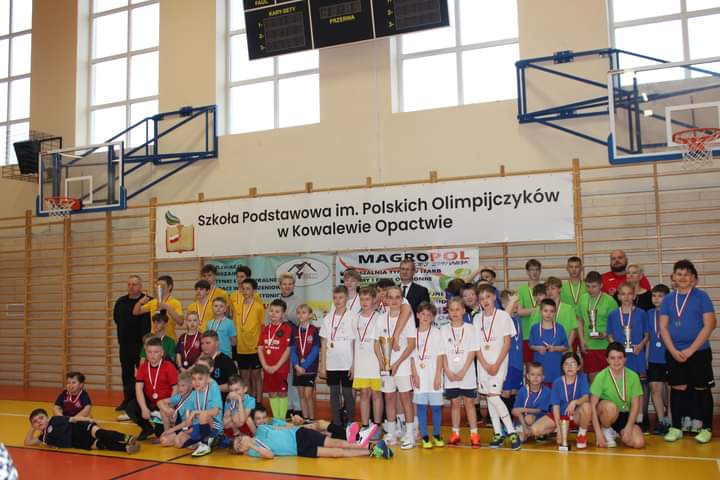 Turniej rozgrywany, puchary rozdane