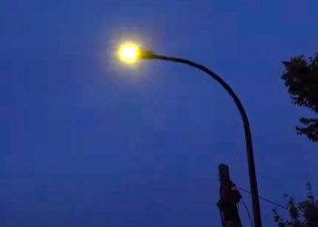 Koniec oszczędzania. Włączą wszystkie lampy