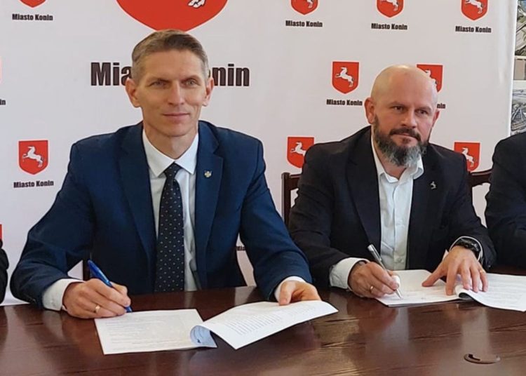 Kandydaci na burmistrza Słupcy spotkali się w… Koninie