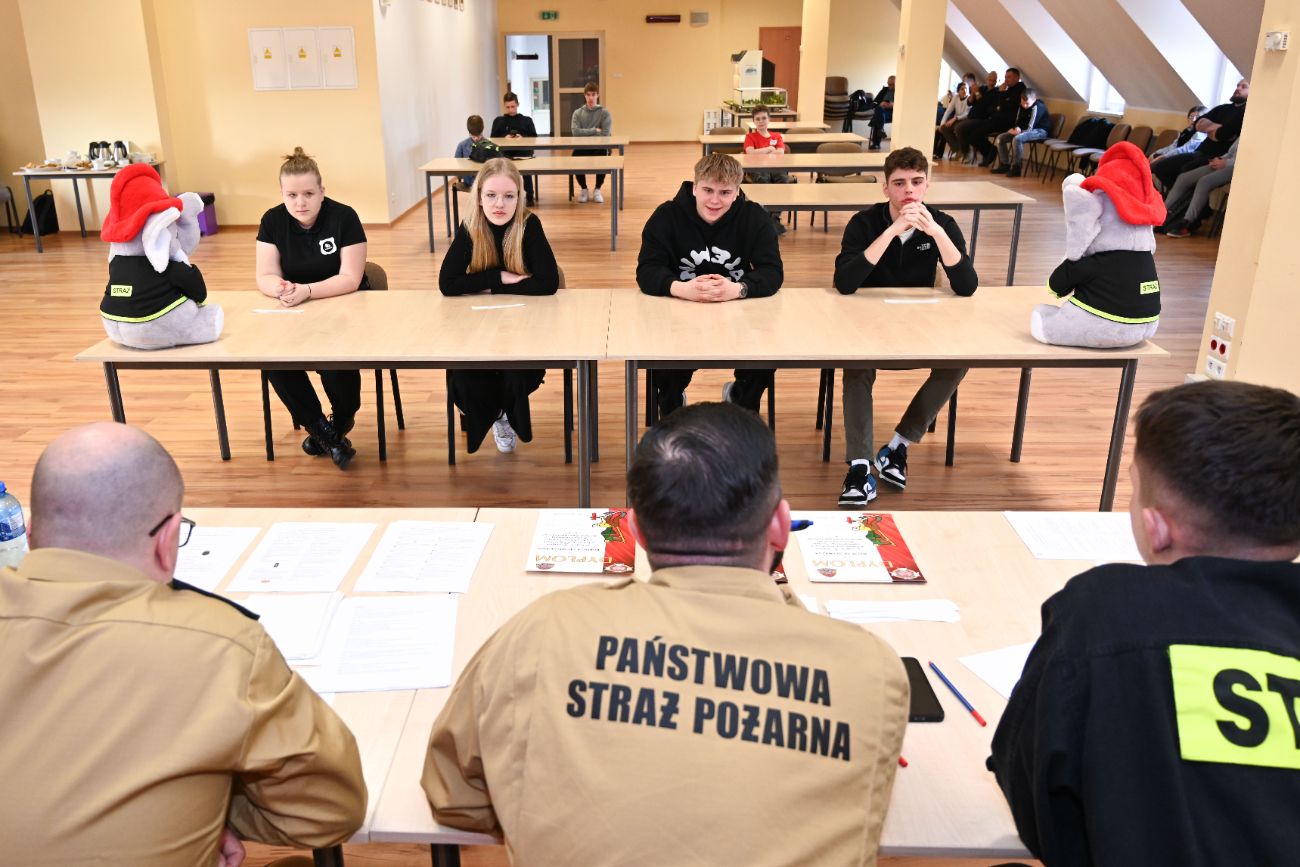 Wykazali się wiedzą pożarniczą