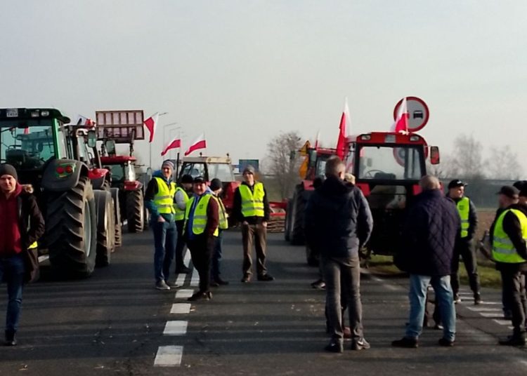 Rolnicy z Powiatu Słupeckiego protestują