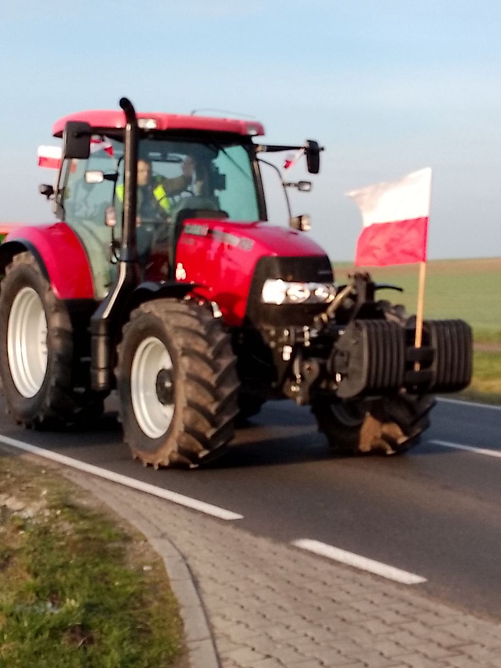 Rolnicy z Powiatu Słupeckiego protestują