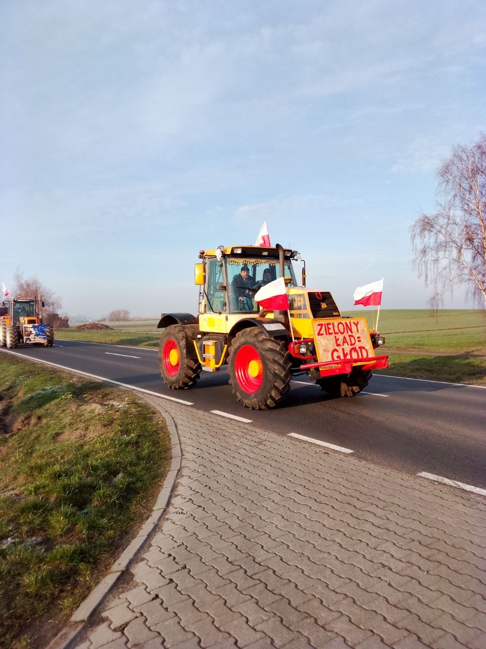 Rolnicy z Powiatu Słupeckiego protestują