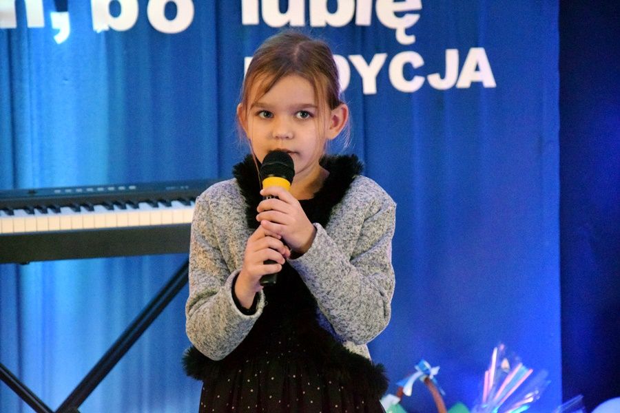 Najmłodsi ze Strzałkowa na scenie. Śpiewali, bo lubią