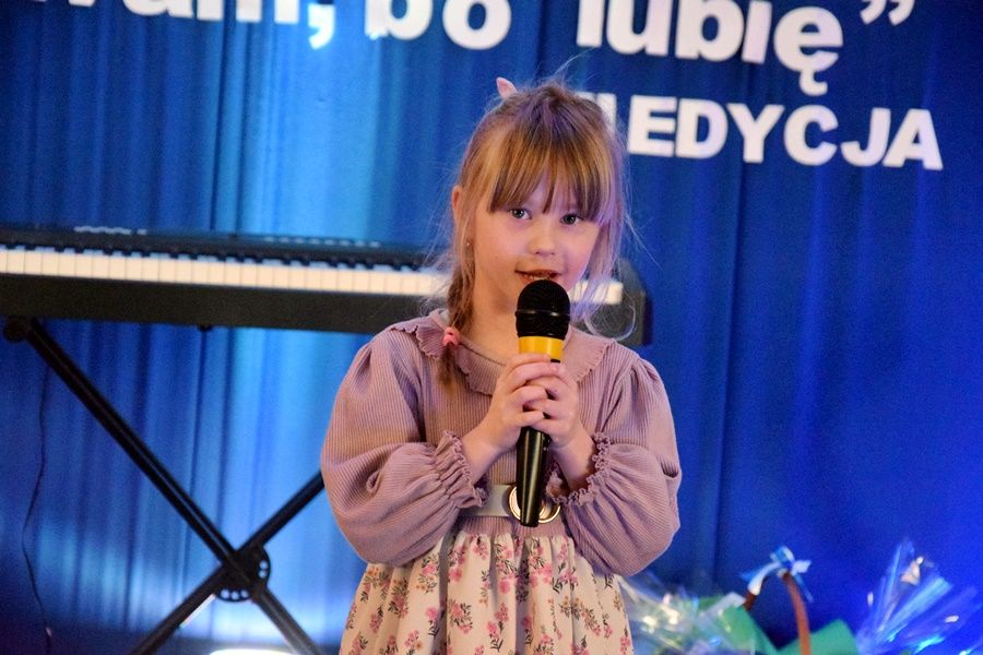 Najmłodsi ze Strzałkowa na scenie. Śpiewali, bo lubią