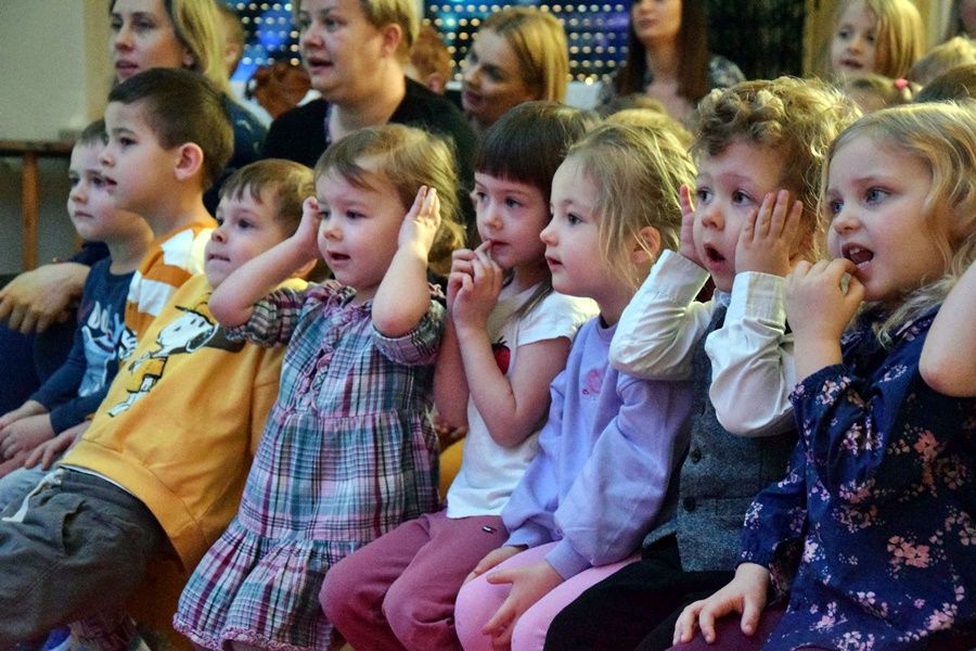 Najmłodsi ze Strzałkowa na scenie. Śpiewali, bo lubią