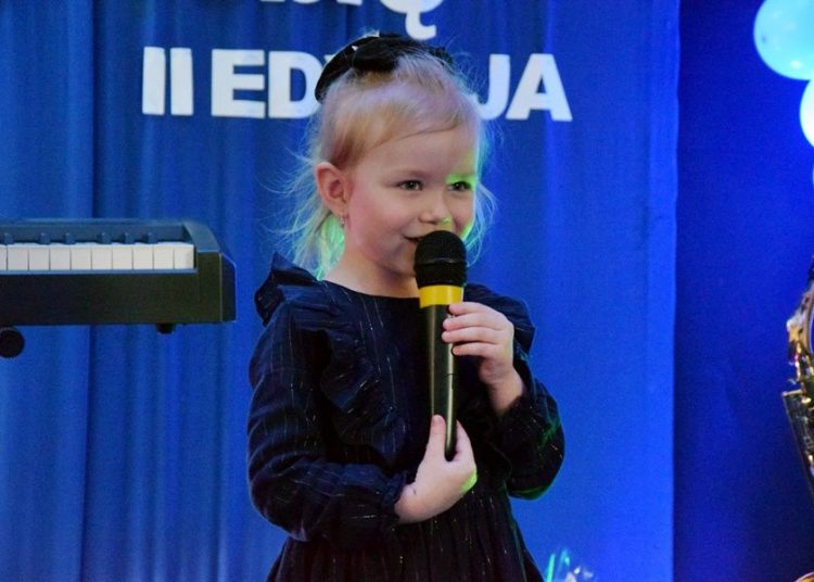 Najmłodsi ze Strzałkowa na scenie. Śpiewali, bo lubią