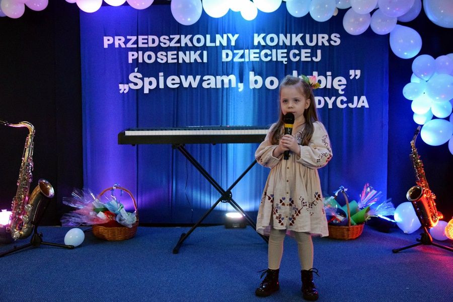 Najmłodsi ze Strzałkowa na scenie. Śpiewali, bo lubią