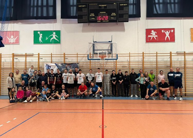 Pokolenia pod siatką