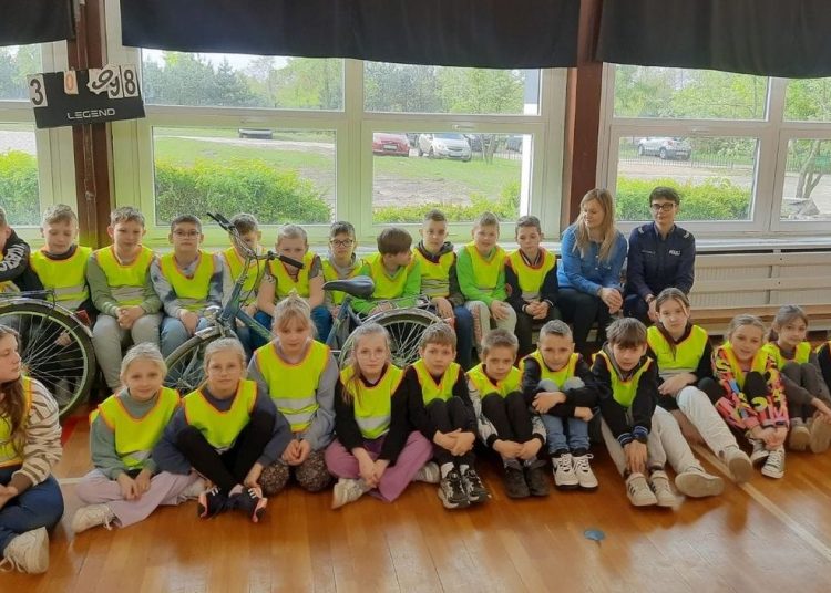 Jednośladem bezpiecznie do celu w Giewartowie