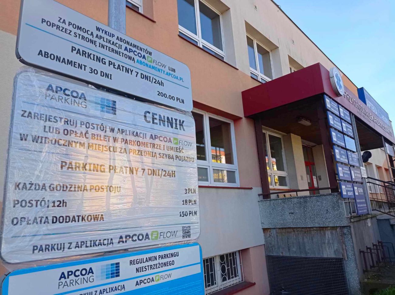 Płatne parkowanie przy szpitalu i przychodni. Już za kilka dni