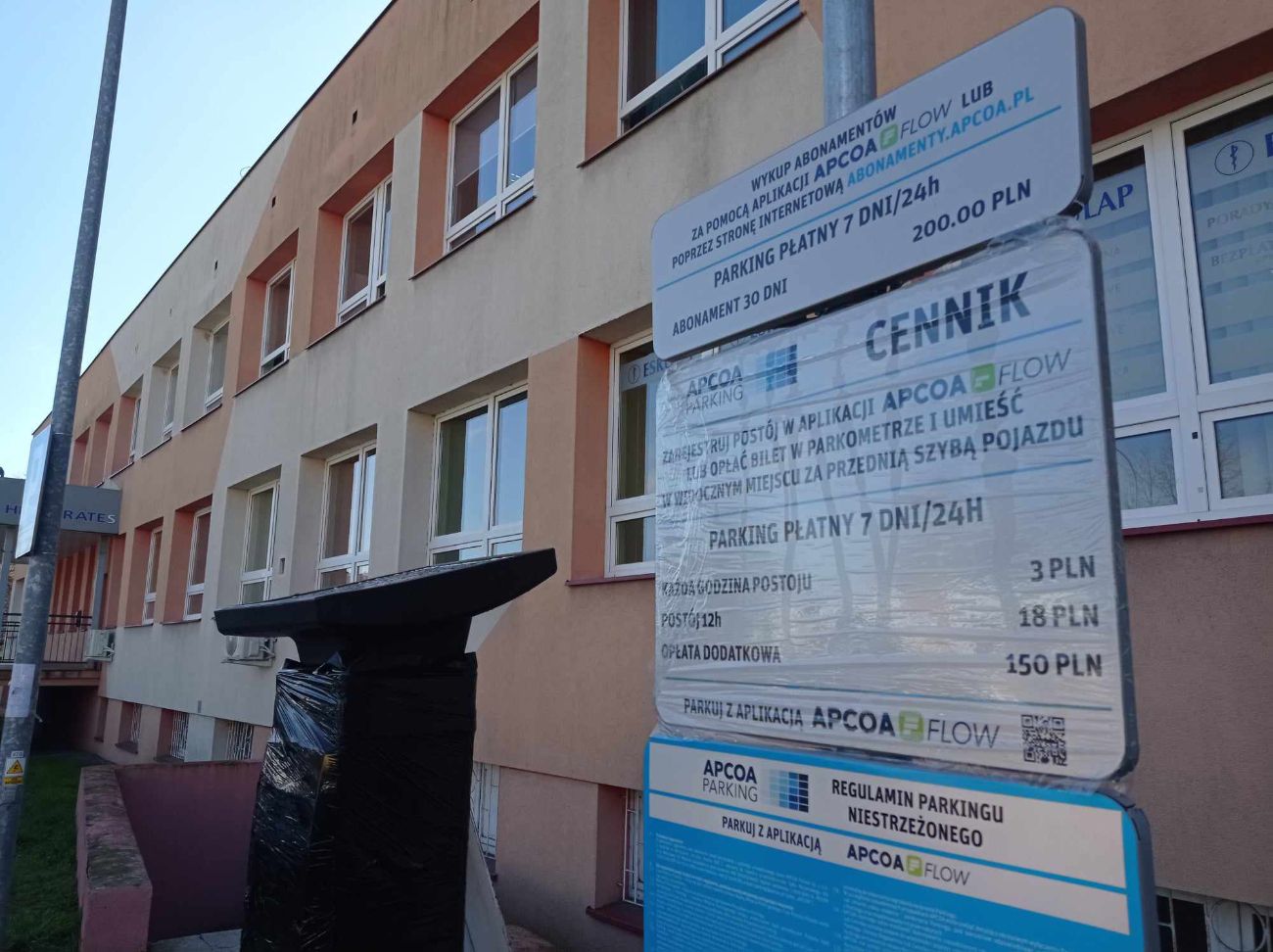 Płatne parkowanie przy szpitalu i przychodni. Już za kilka dni