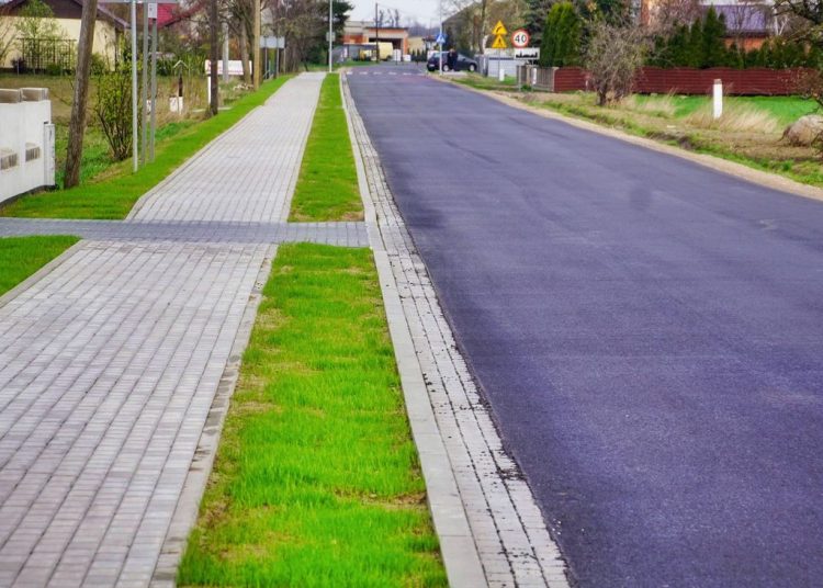 Chodnik połączył dwie miejscowości. Będzie bezpieczniej