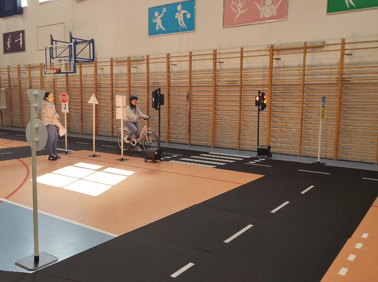 Hala zmieniła się w tor rowerowy