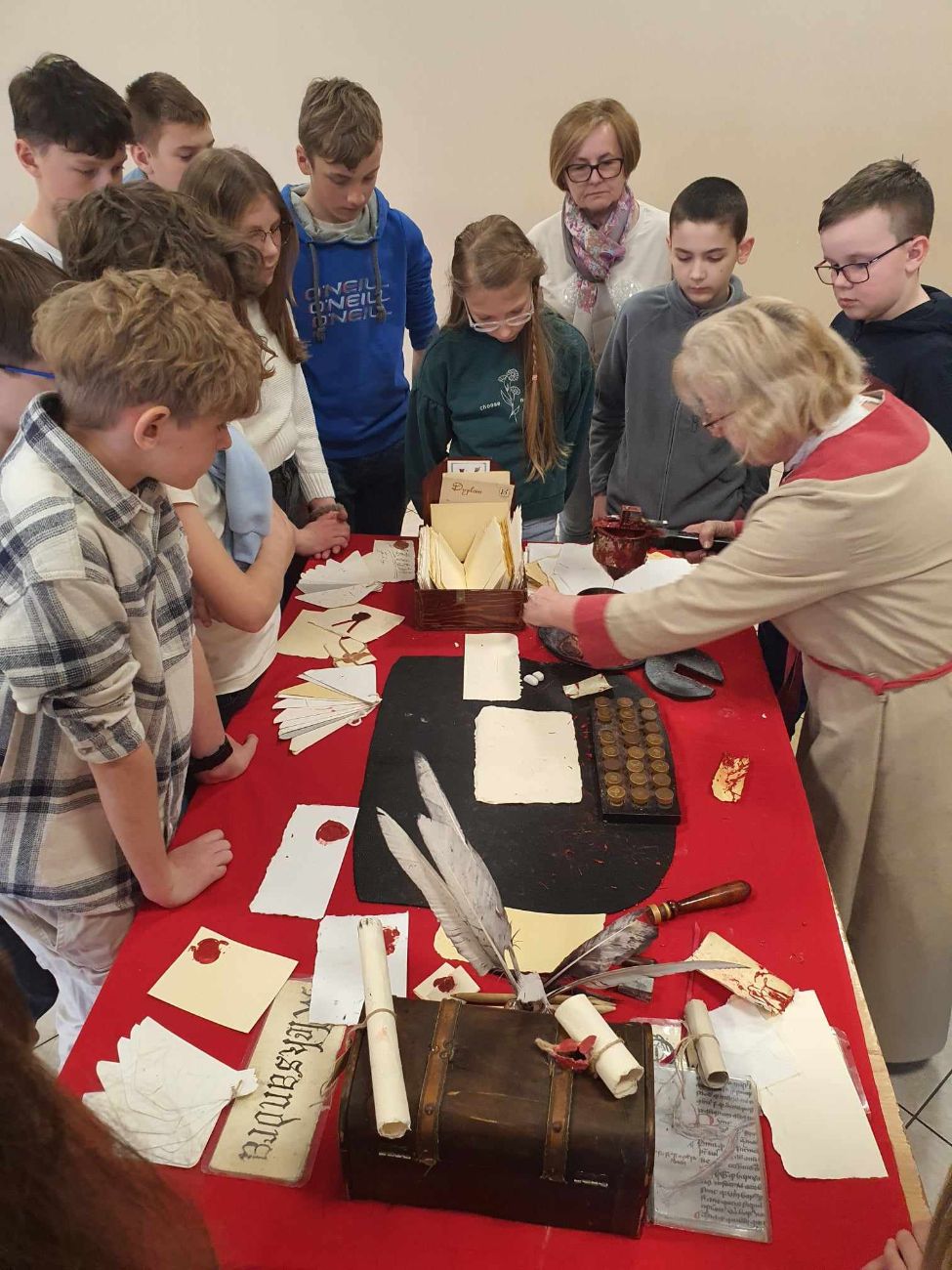 Warsztaty papiernicze uczniów z  Kowalewa Opactwa