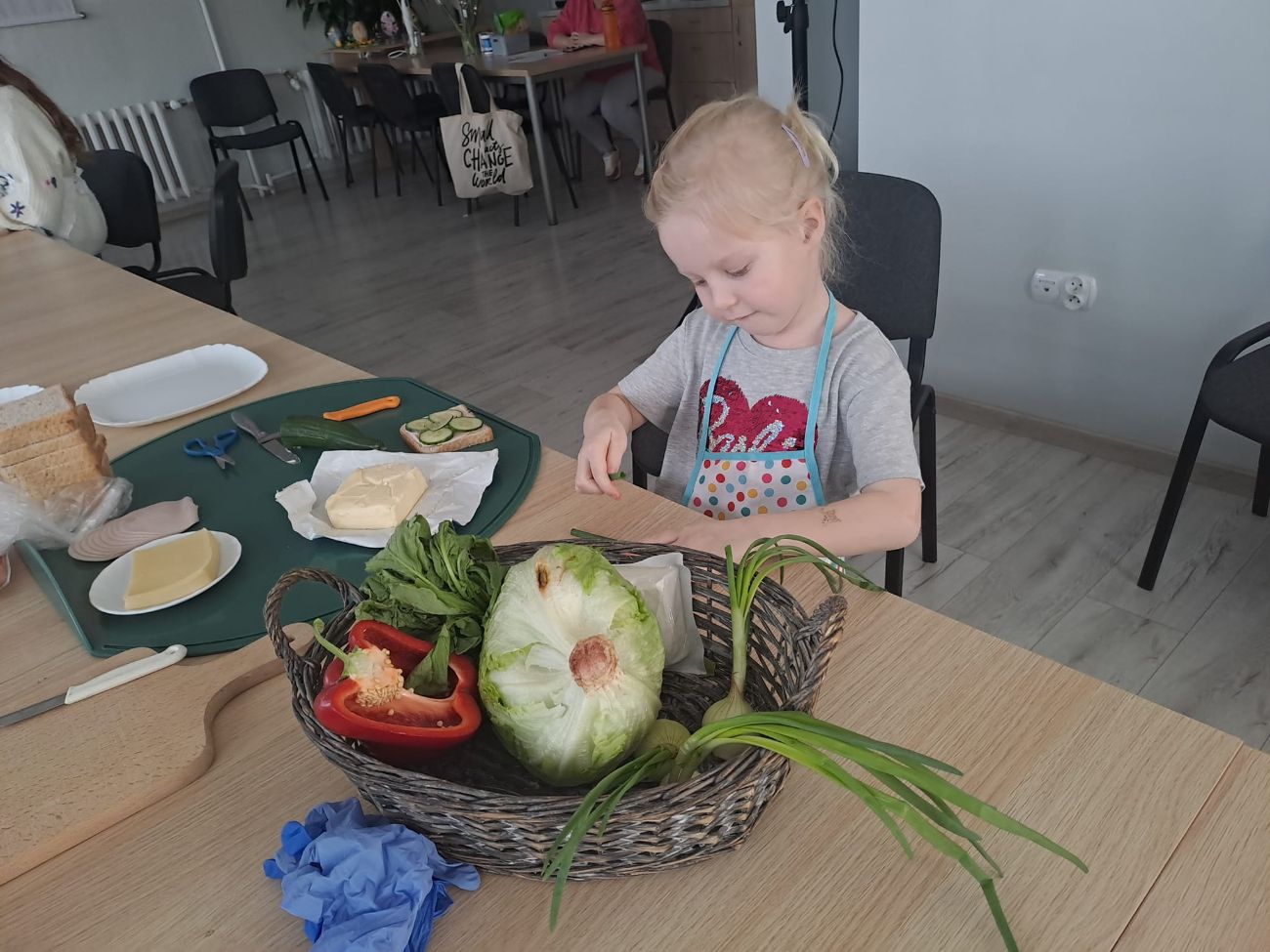 Warsztaty papiernicze uczniów z  Kowalewa Opactwa