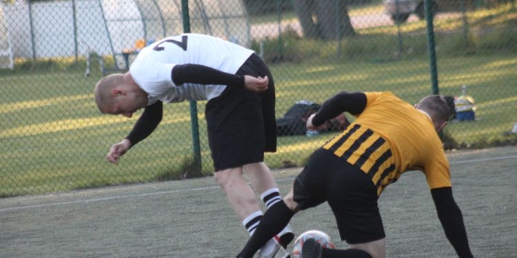 Mistrz wychodzi na czoło