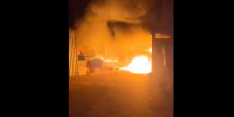 Nocny pożar w Słupcy. Zobacz film