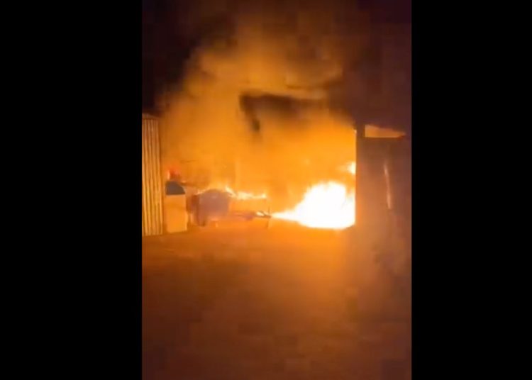 Nocny pożar w Słupcy. Zobacz film