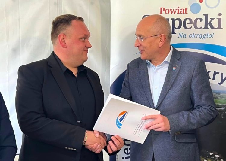 Ta firma wybuduje kolejną drogę w powiecie