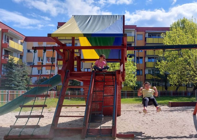 Apeluje o więcej huśtawek