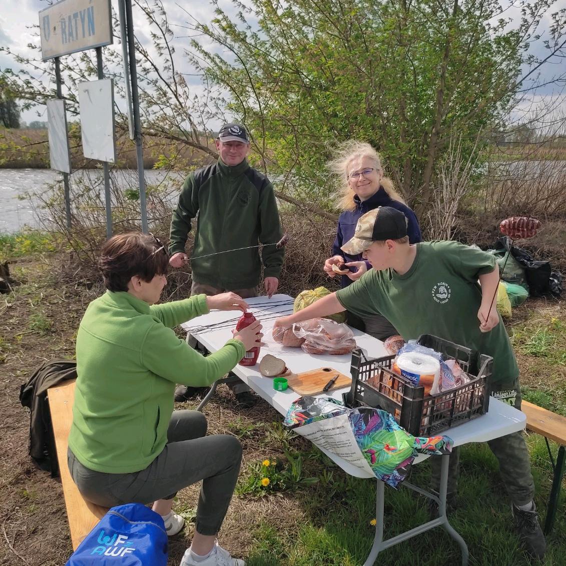 Sprzątali brzeg Warty