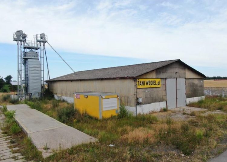 Komornik licytuje domy i grunty w powiecie słupeckim. Tanio