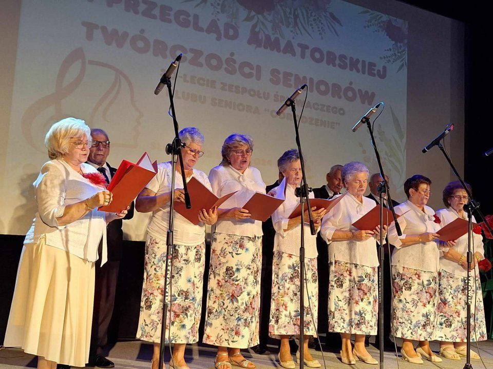 Klub seniora świętował. Zjechały się zespoły z powiatu i województwa