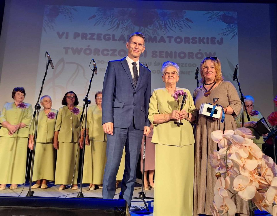Klub seniora świętował. Zjechały się zespoły z powiatu i województwa