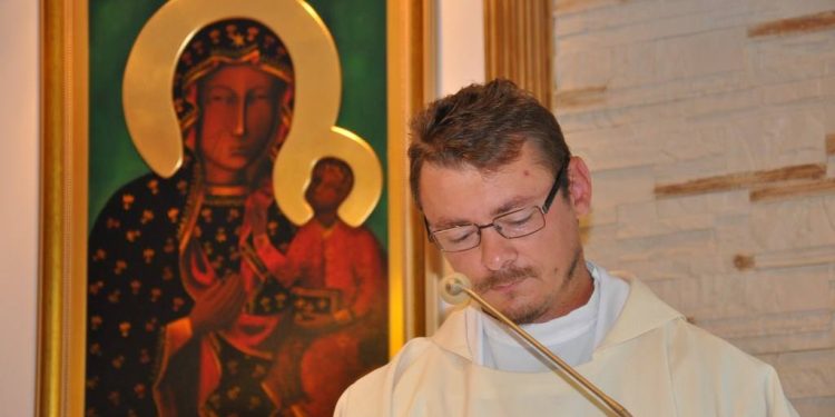 Był związany z Powidzem, teraz zmienia parafię