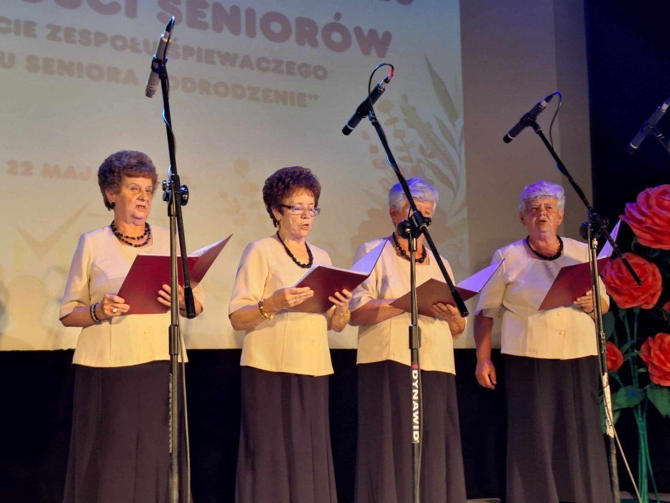 Klub seniora świętował. Zjechały się zespoły z powiatu i województwa