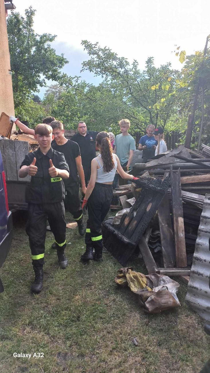 Młodzi strażacy ruszyli z pomocą