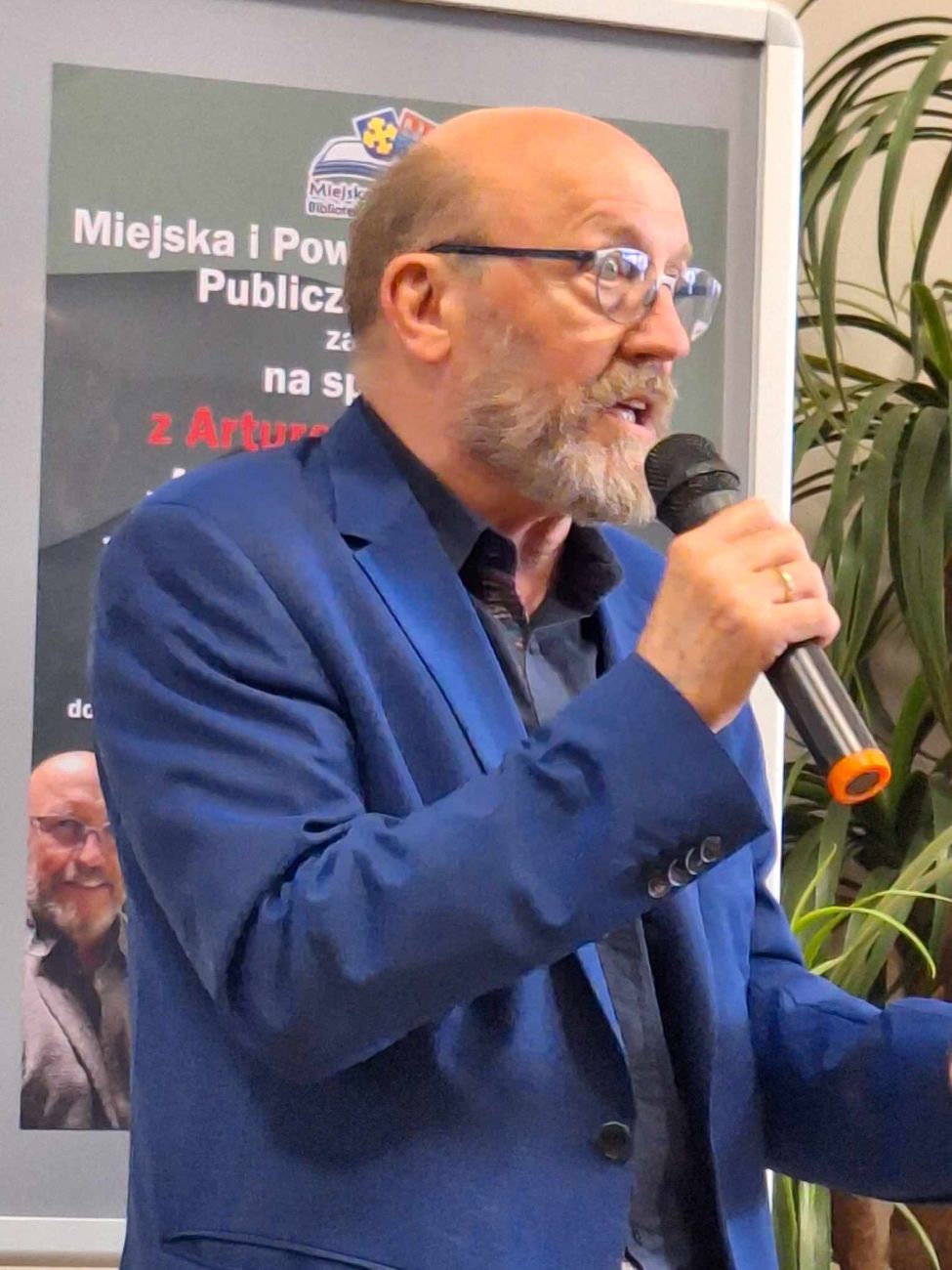 Znowu tłumy w bibliotece. Gościem Artur Barciś