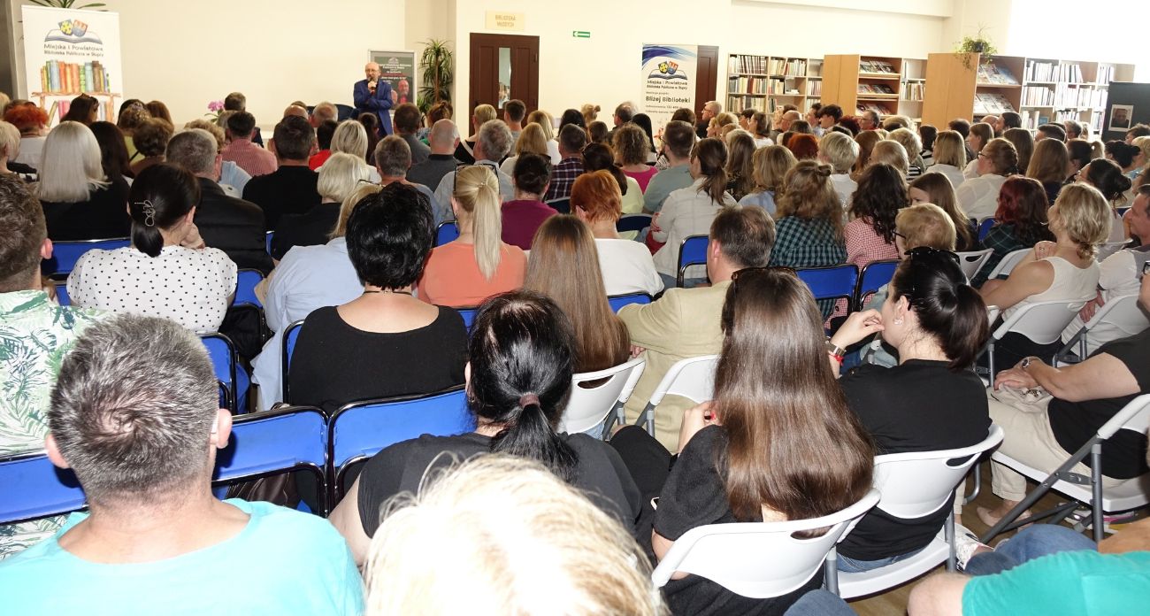 Znowu tłumy w bibliotece. Gościem Artur Barciś