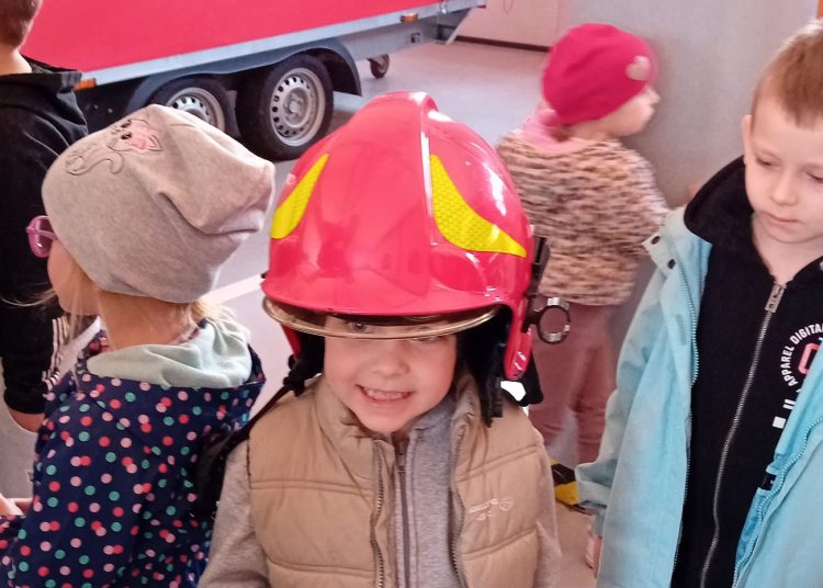 Przedszkolaki z Kowalewa w PSP w Słupcy