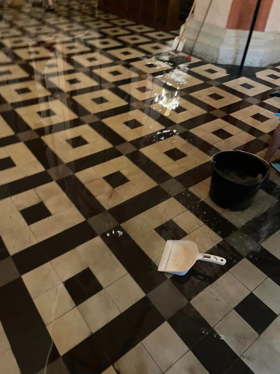 Księża usuwali skutki ulewy. Mają apel do wiernych