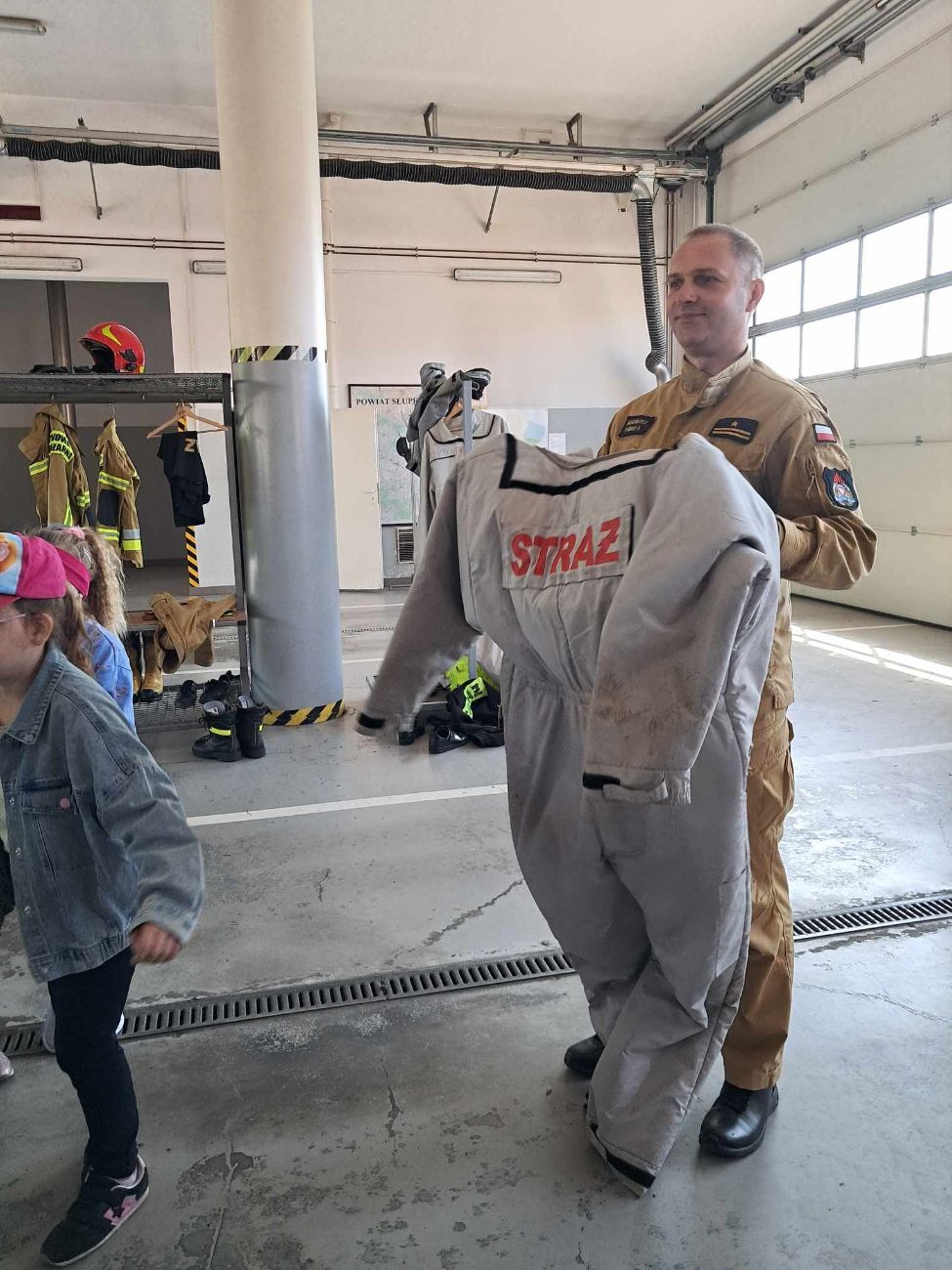 Dzieci z Lądku u słupeckich strażaków