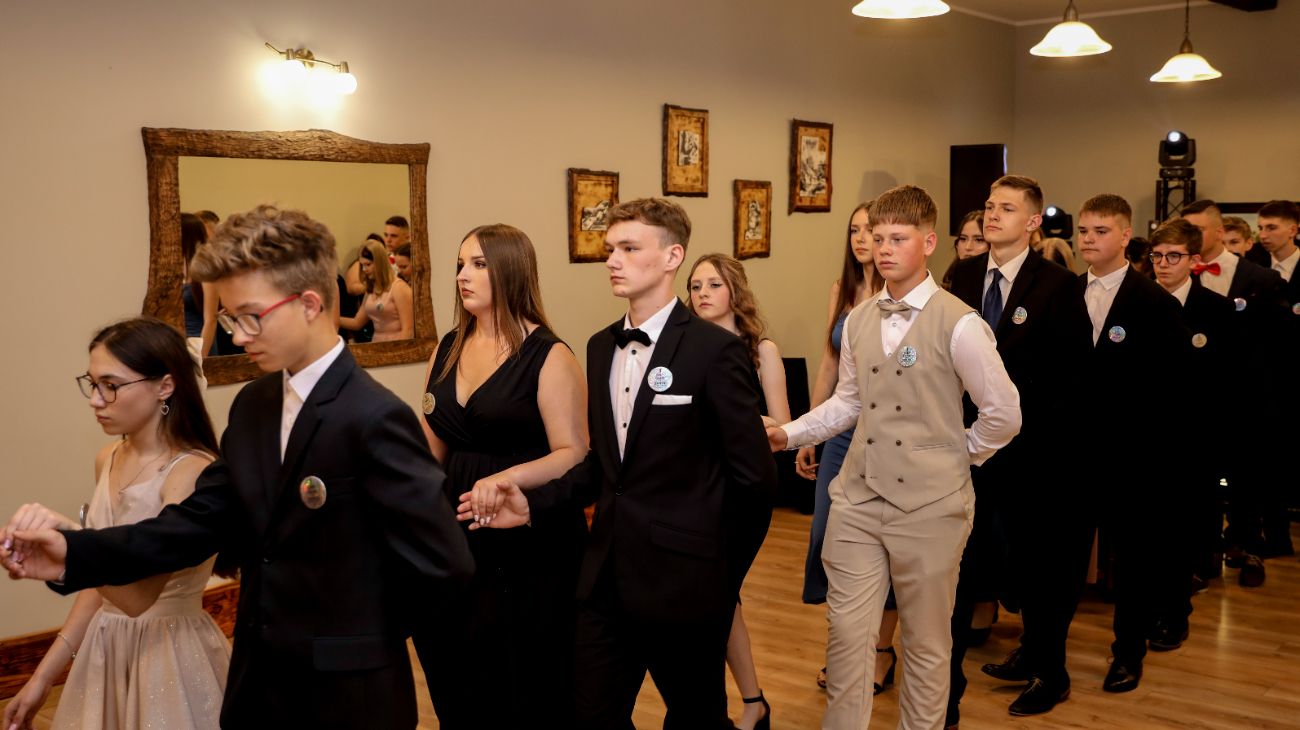 Bal Ósmoklasistów z Jedynki. Zobacz zdjęcia